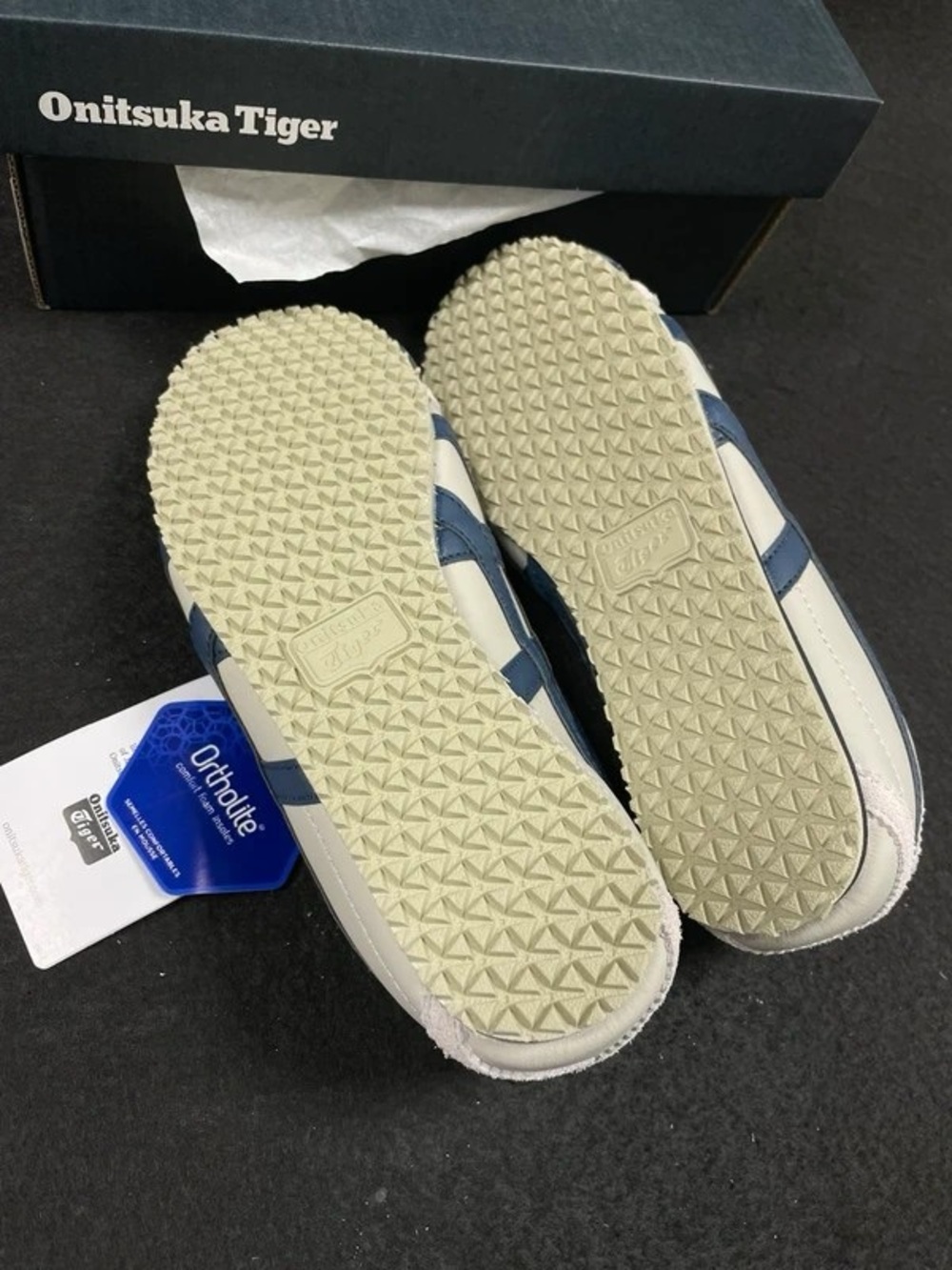 Onitsuka Tiger by Asics Men’s Mexico 66 Sneakers in Cream & Navy - Picture 6 of 7